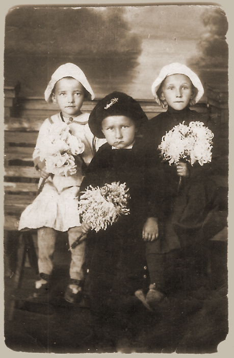 1918, ... суровые годы настали... старое фото