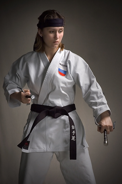 фото Маша чемпиёнка черным поясом повязанная