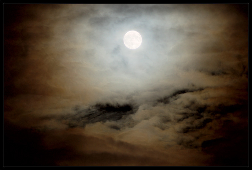 Полно-е-луние ночь луна облака
