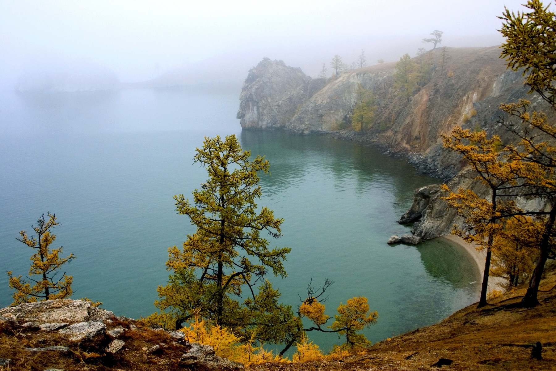 Байкальский осенний туман. удивительные мгновения
