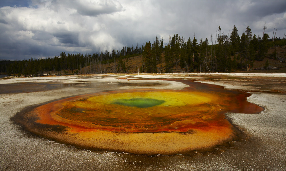 Chromatic Pool. Yellowstone. Chromatic Pool Yellowstone