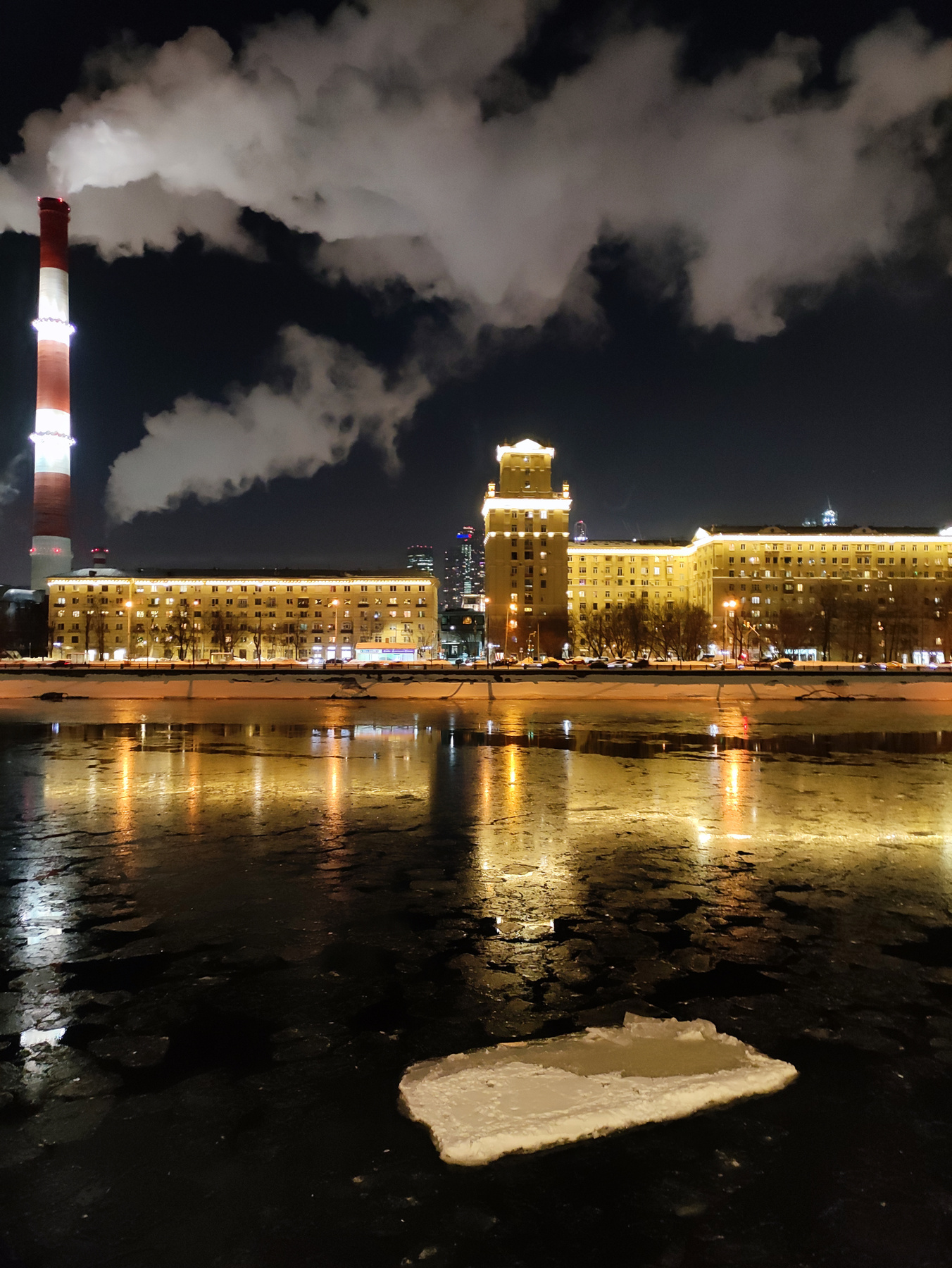 *** Москва зима вечер снег ночь тэц льдина река