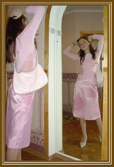 Маленькая кокетка девочка зеркало кокетка