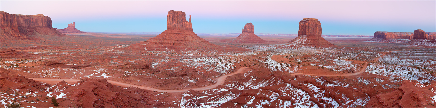 Рукавички monument valley