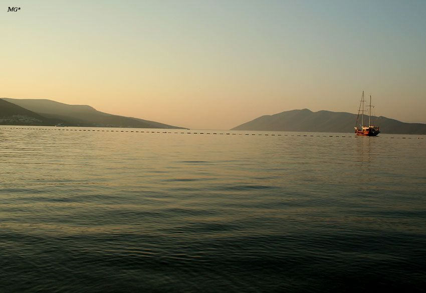 в*даль Бодрум, море, кораблик