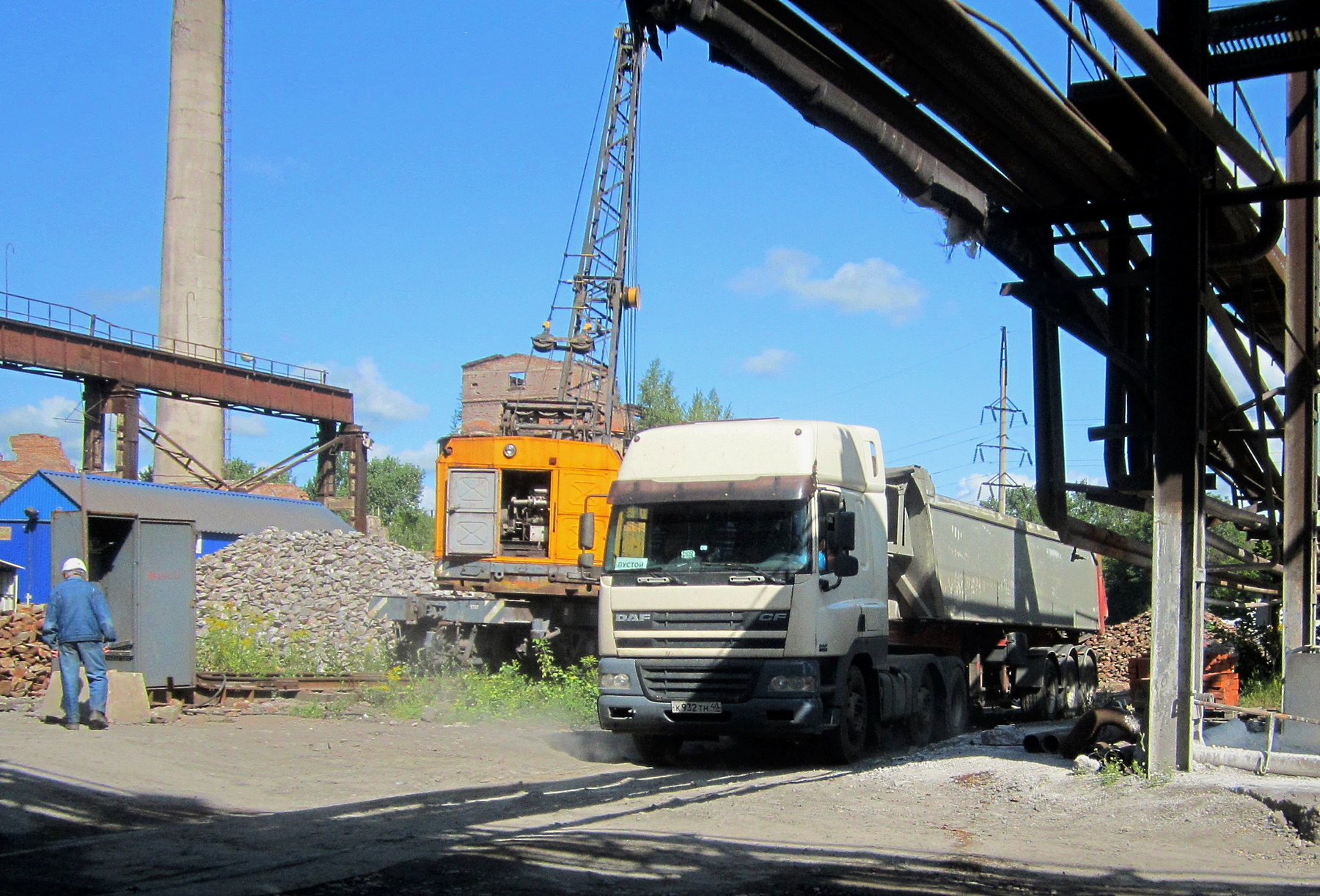 DAF DAF авто тягач самосвал завод склад лето