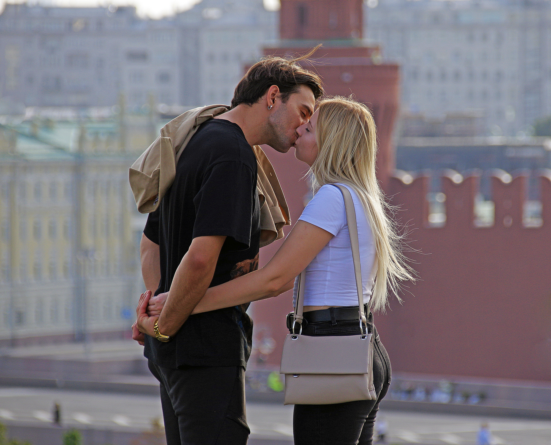 Московский поцелуй 