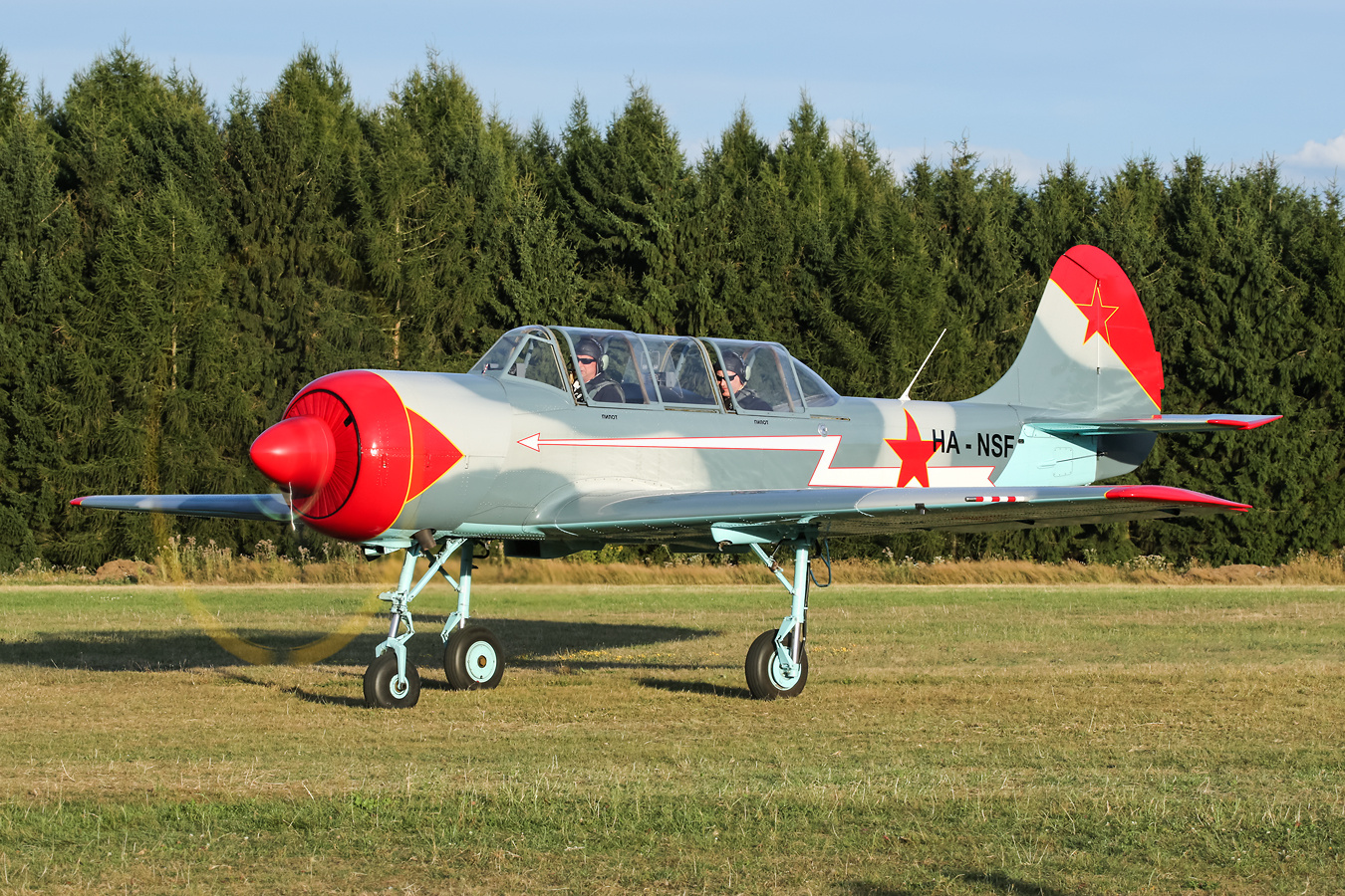 Як-52. Яковлев Як-52 самолёт пилотаж авиация