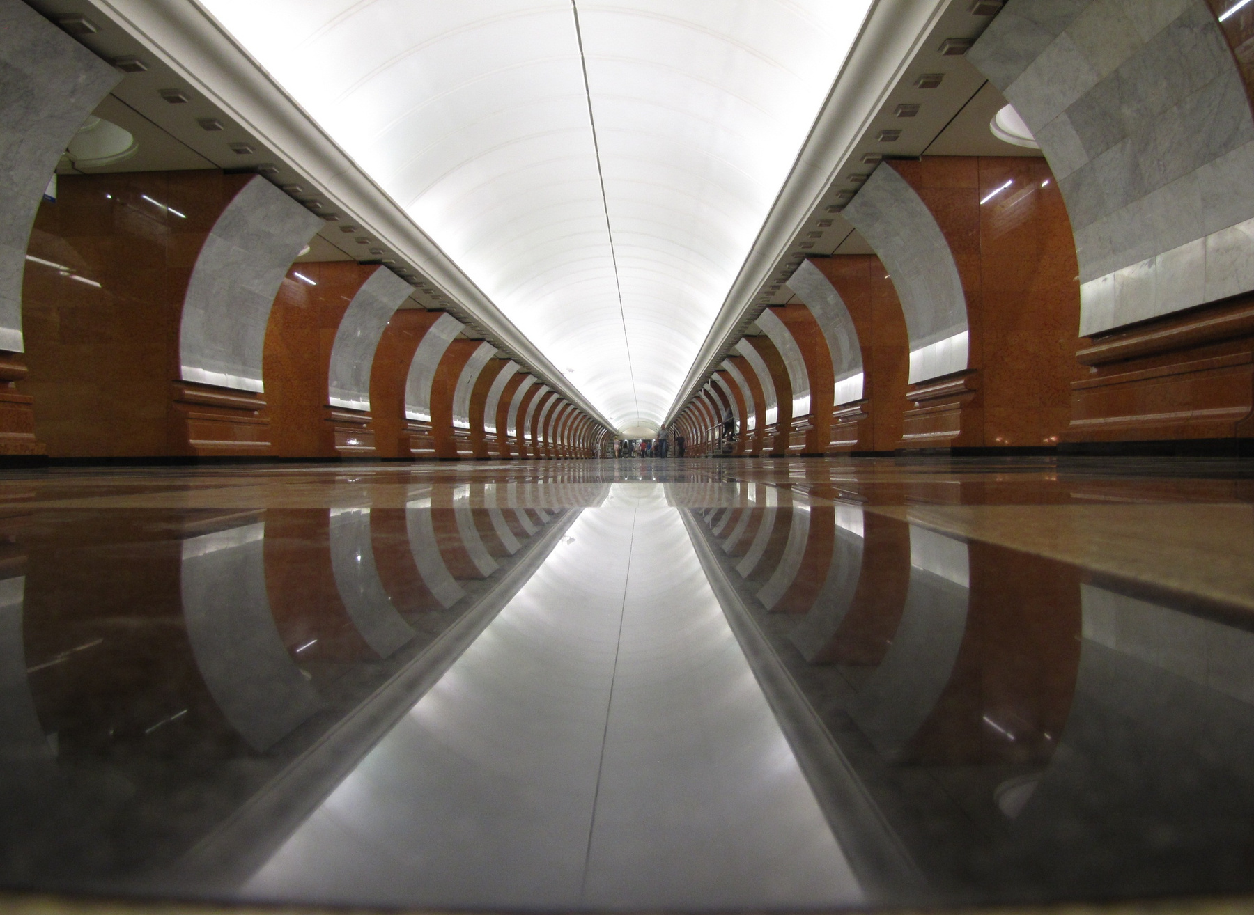 Отражение в камне 3 метро отражение камень