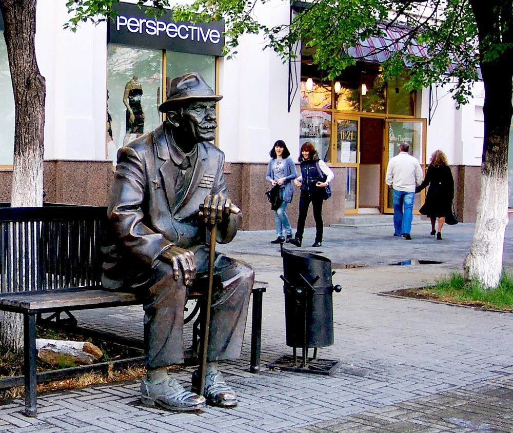 Ветеран. Уличная скульптура в Челябинске ветеран уличная_скульптура Челябинск