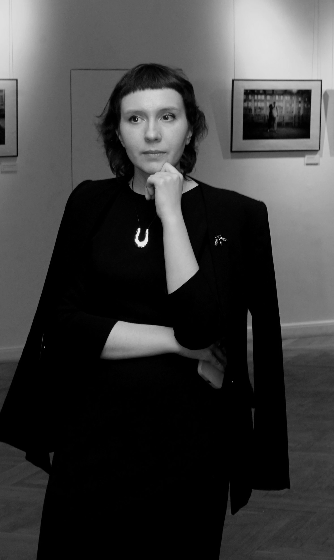 Карина девушка портрет ч б фотографично контраст момент