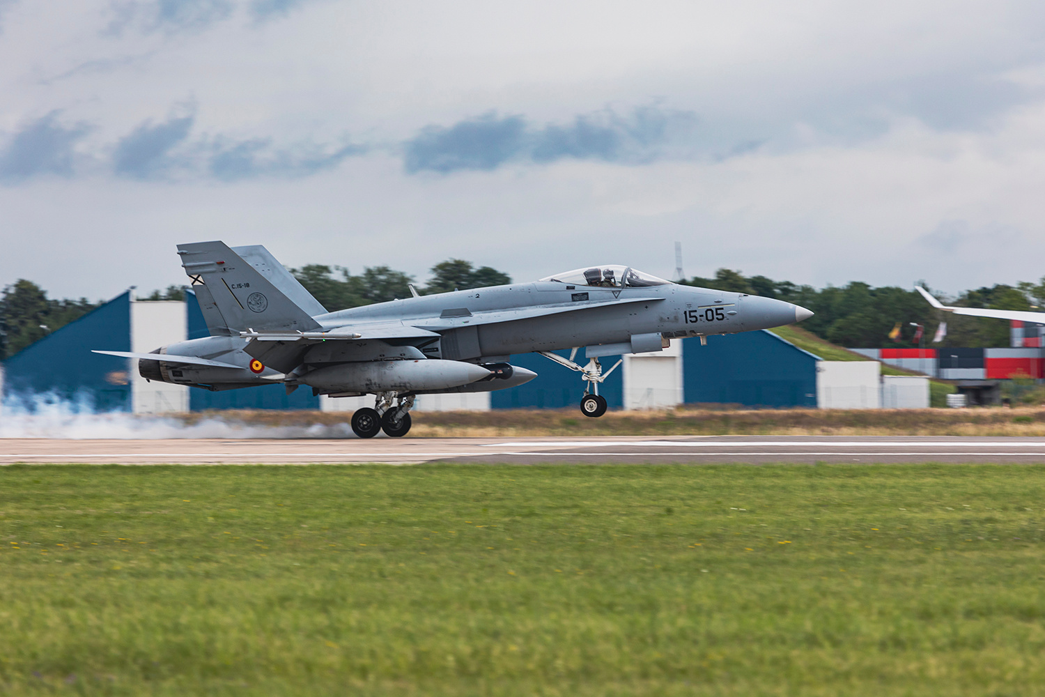 F18 touchdown F18 nato airforce airfield