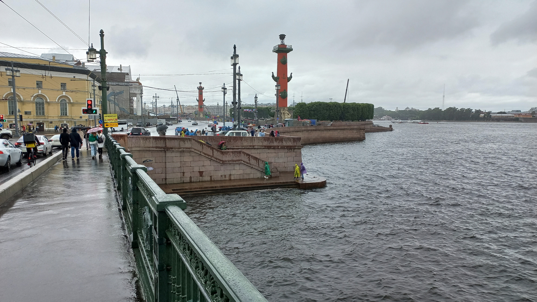 Дворцовый мост/Вид на Биржевую площадь Санкт-Петербург