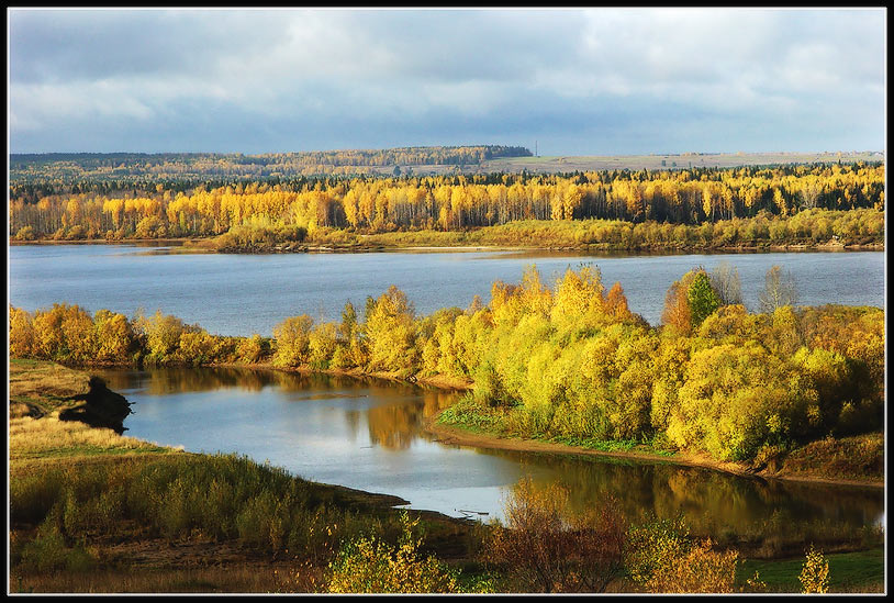 Сквозь тучи... Мошевица, Кама, начало октября, Нижнее Мошево