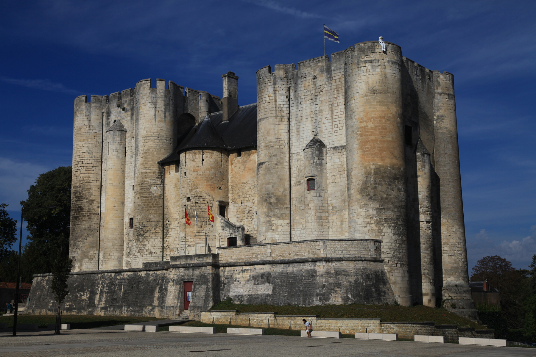 Преданье старины Аквитания.Niort
