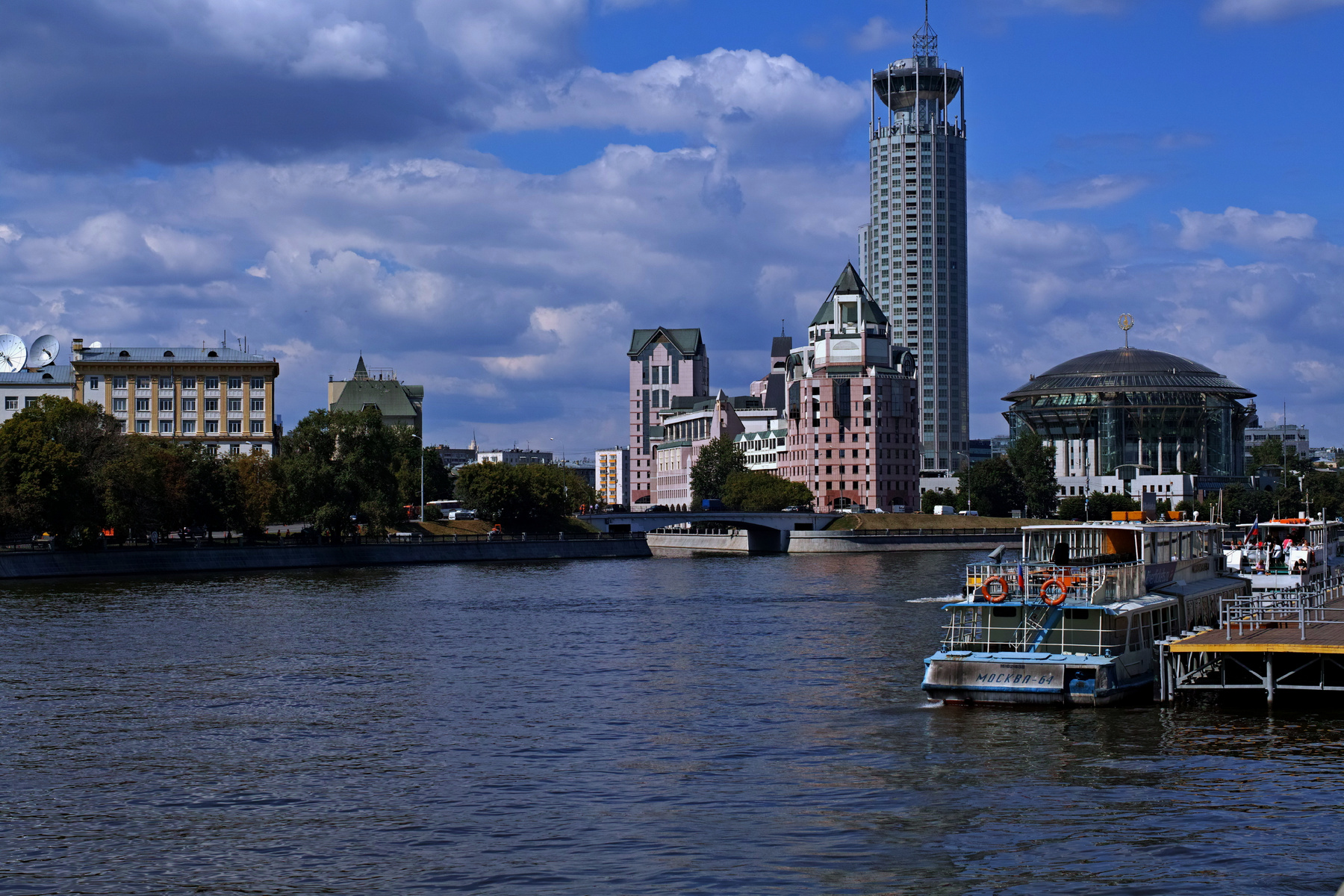 Шлюзовой мост город Москва река набережная Шлюзовая Космодамианская канал Водоотводный мост Шлюзовой