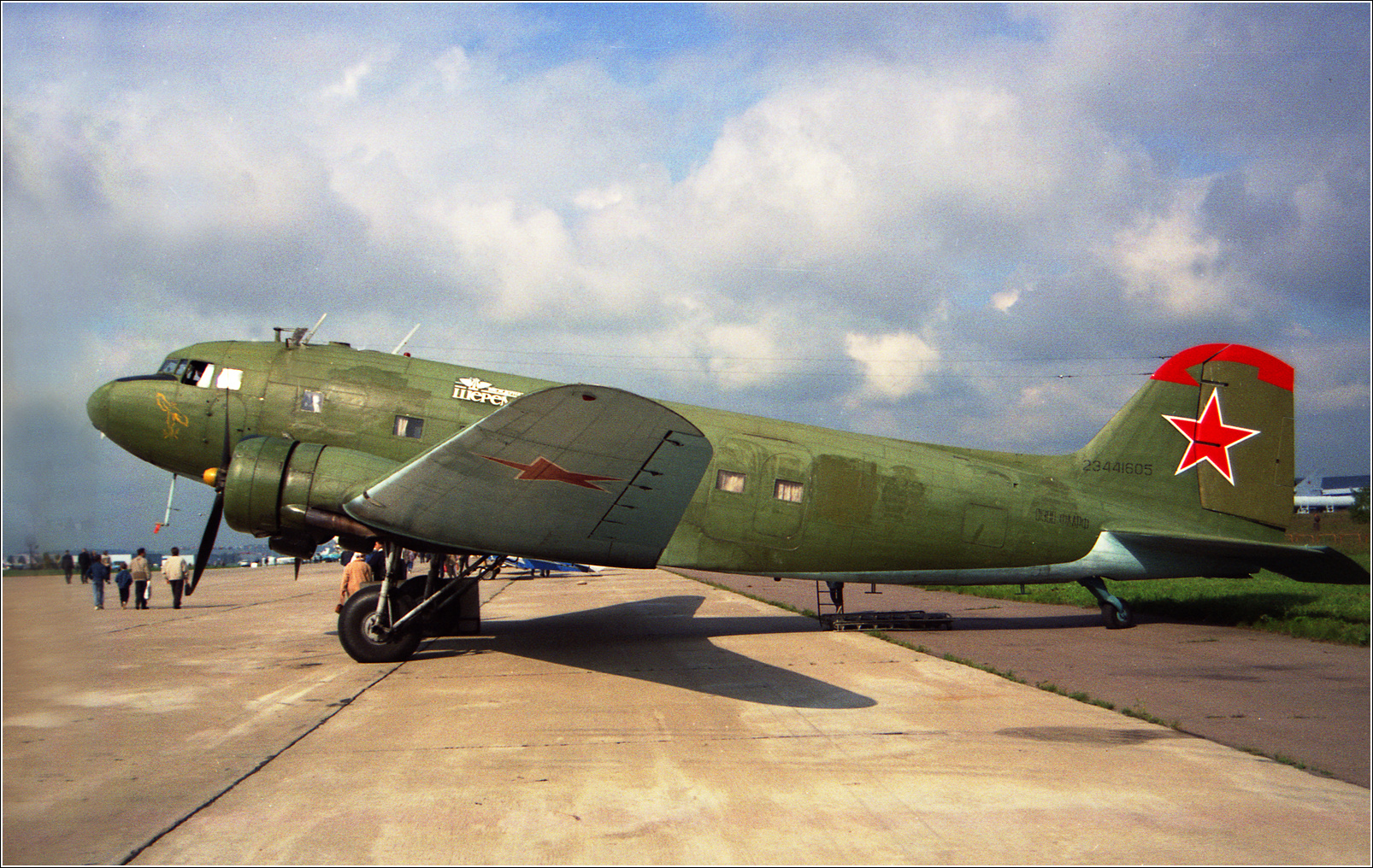Ли-2 Су-27 Ли-2 авиация самолет стоянка Жуковский 1999