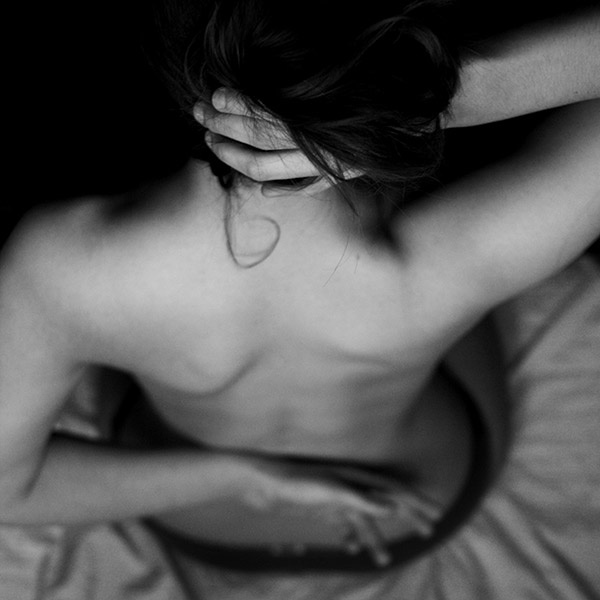 /black thin lines 
