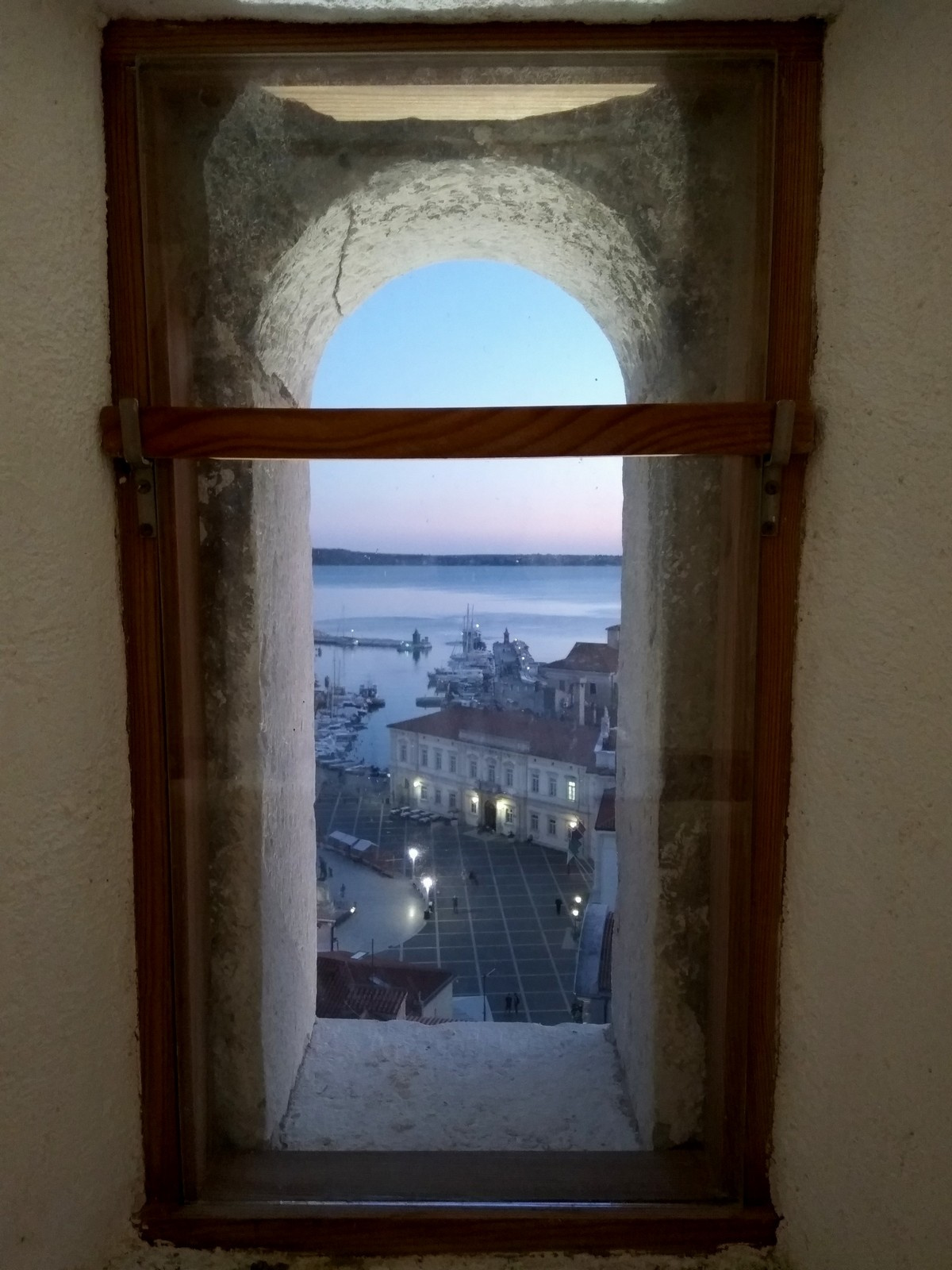 Амбразура 