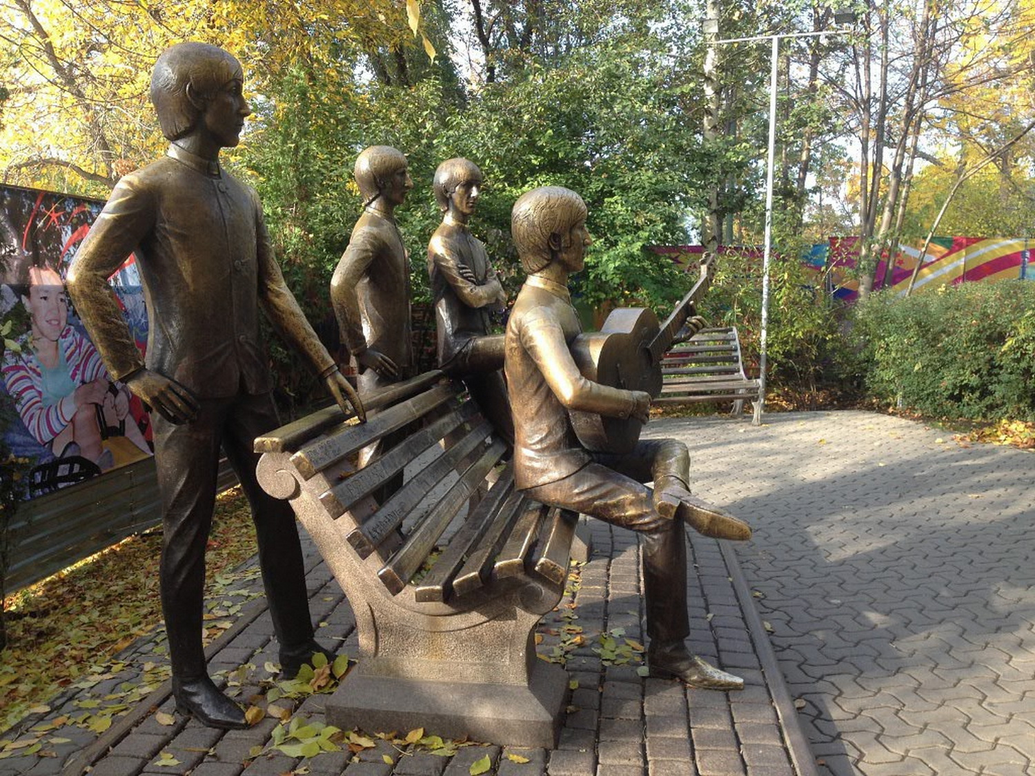 В России Beatles нету места, зато их помнит Казахстан! памятник Кок-Тюбе Казахстан заграница город Алматы алма-ата beatles