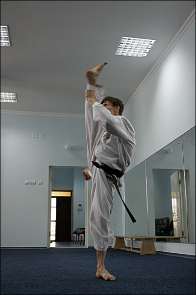 TAEKWON-DO - Мах вверх таеквон-до taekwon-do восточные спортивные единоборства