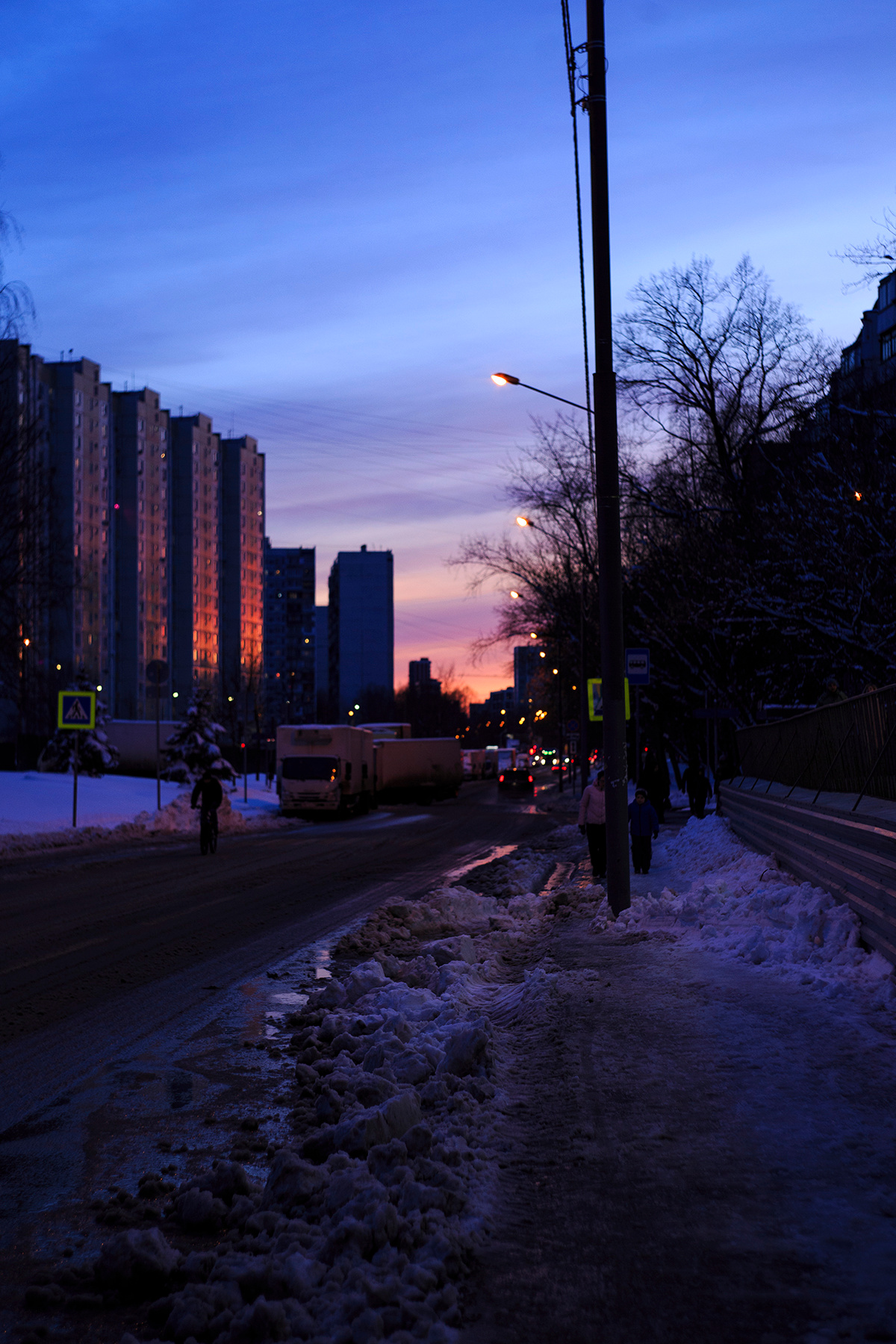 Холодная весна москва россия 800летия москвы весна 2022 аапрель холодная мануальная оптика гелиос 44