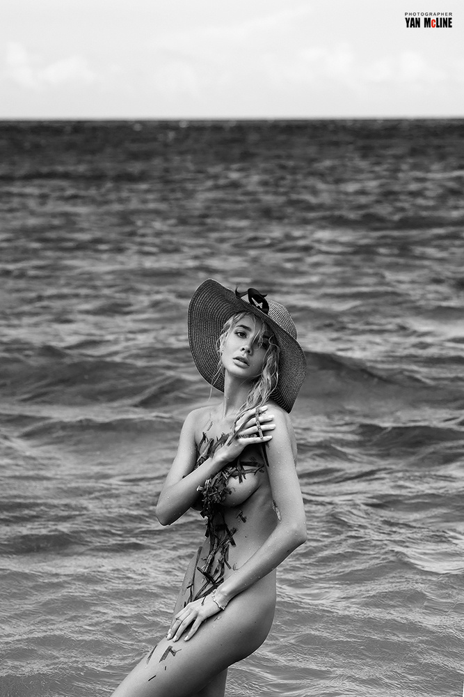 nude photo tour to France. Welcome! 