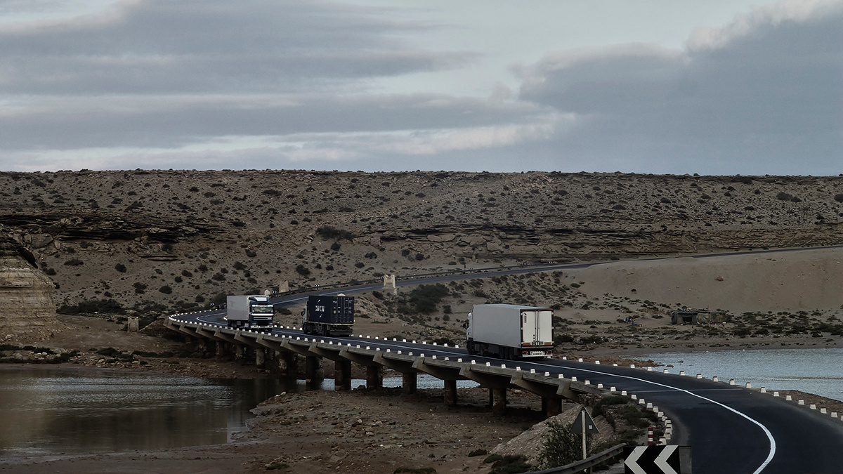мост через устье уэда Марокко Morocco Ахфенир Akhfenir Чбика Chbika уэд oued сухое русло океан