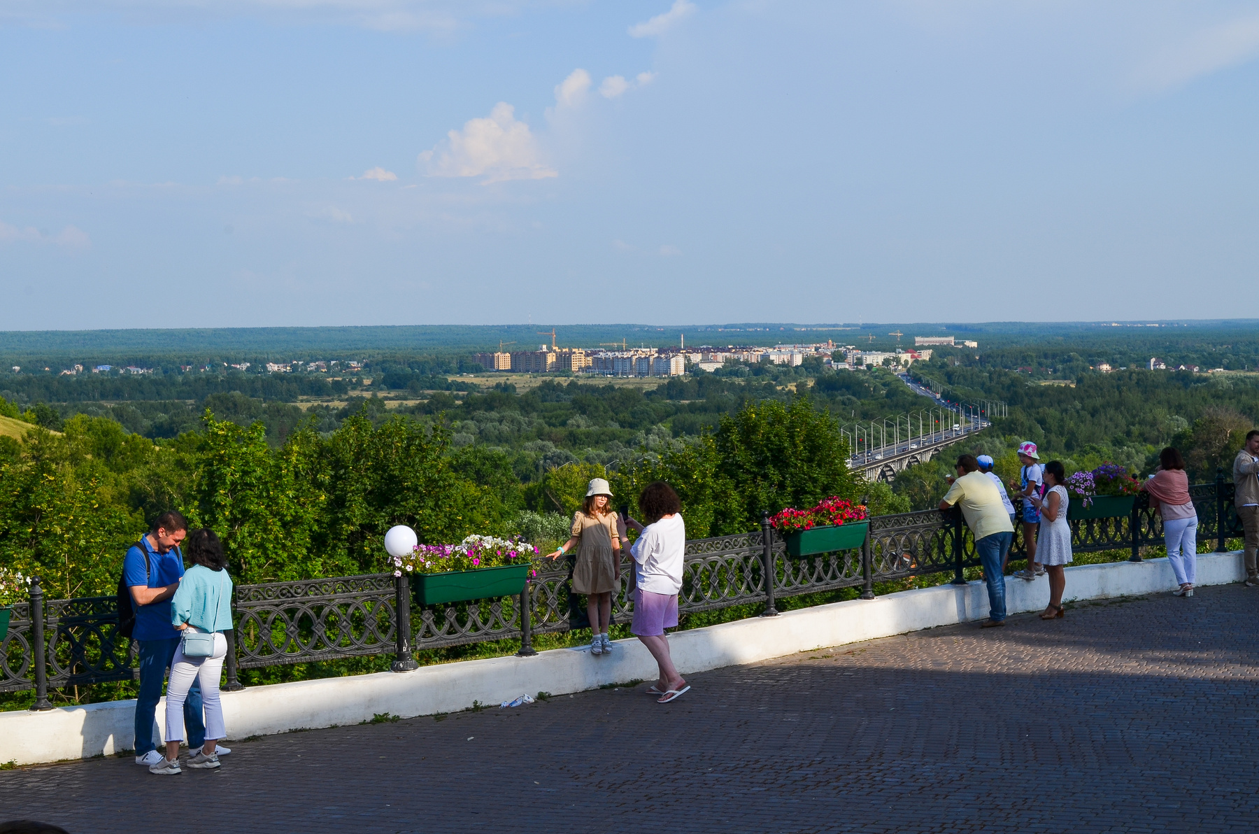 Городские дали лето город полдень