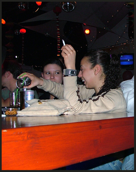 PEITE PIVO LYUBITE DEVOCHEK PIVO DEVOCHKI MECHTI
