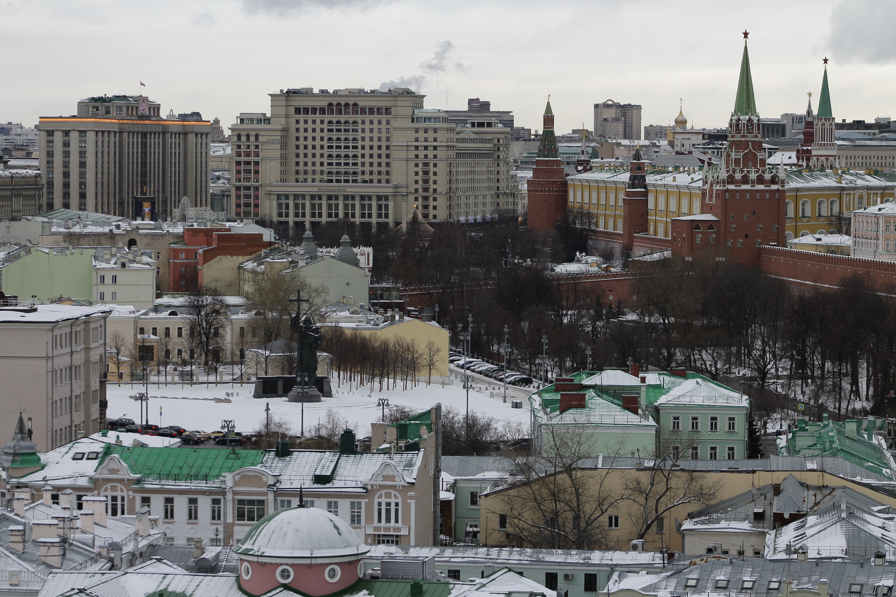 Вид на Москву со смотровой площадки Храма Христа Спасителя Москва