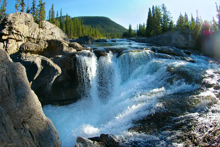 Водопад. Водопад,горы,лето, солнце