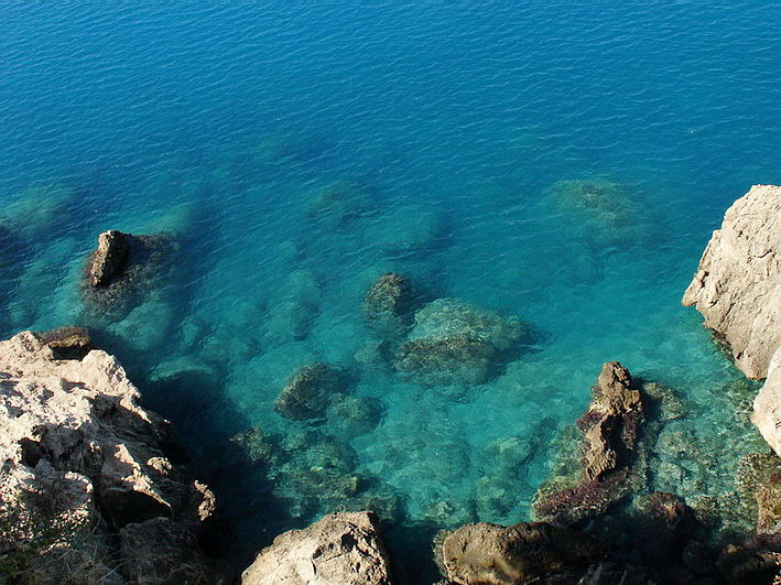 берег море, солнце, скалы