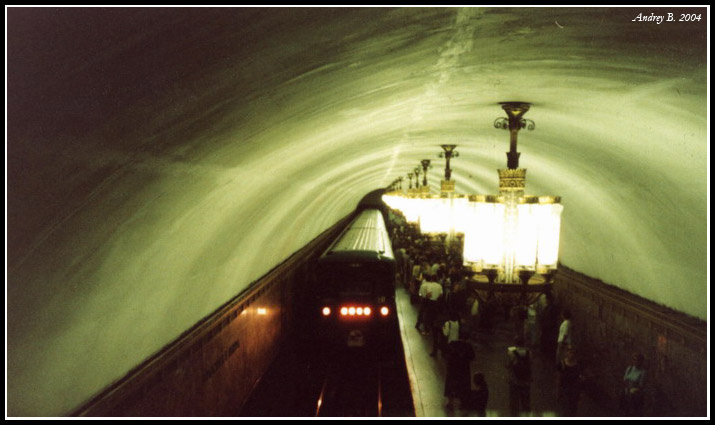 Underground метро поезд