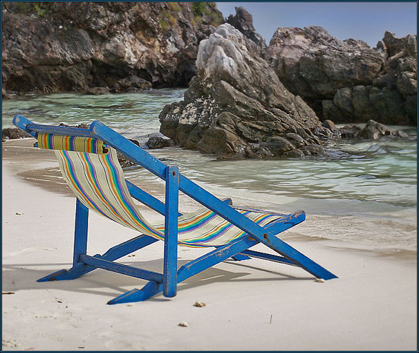 Ночь. Улица. Фонарь. Аптека. thailand beach
