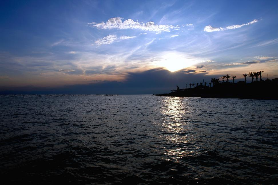 О южных морях... закат море облака пальмы