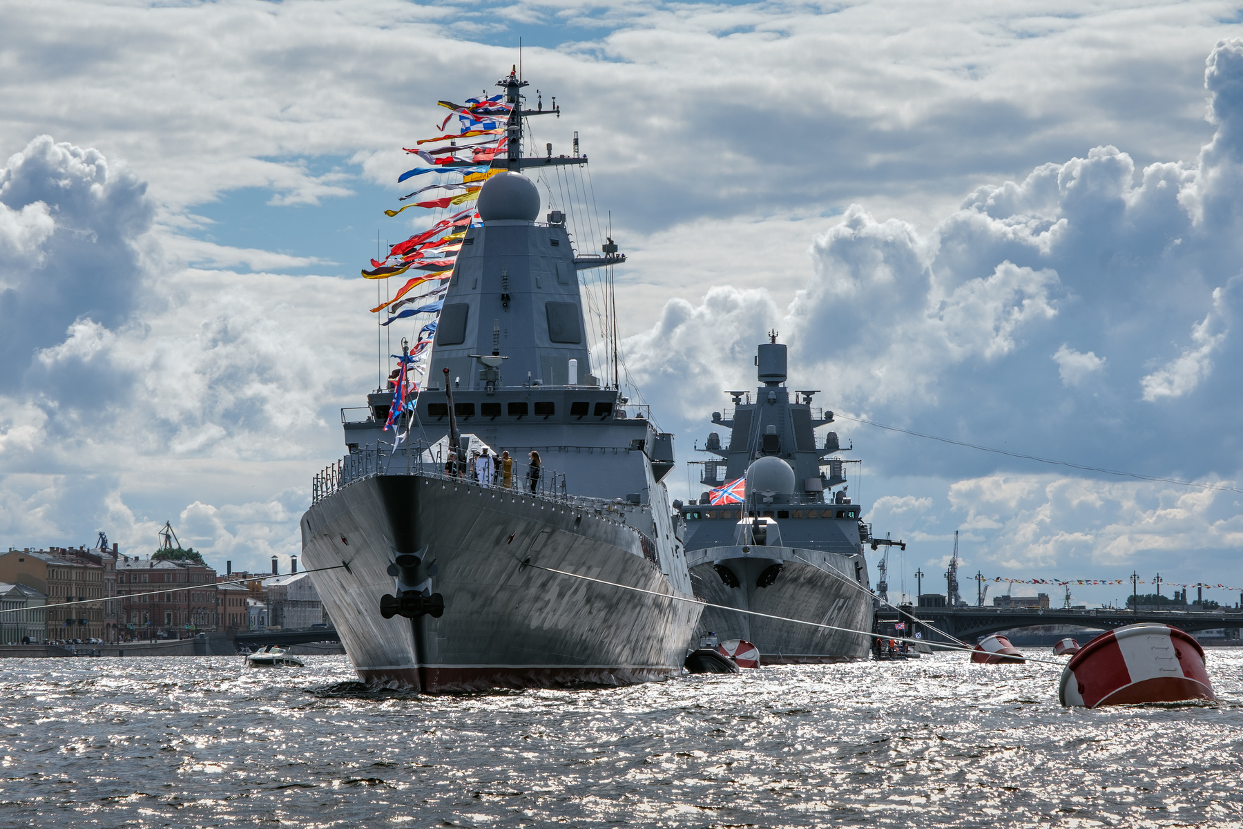 На рейде. Санкт-Петербург День ВМФ Нева Корабли