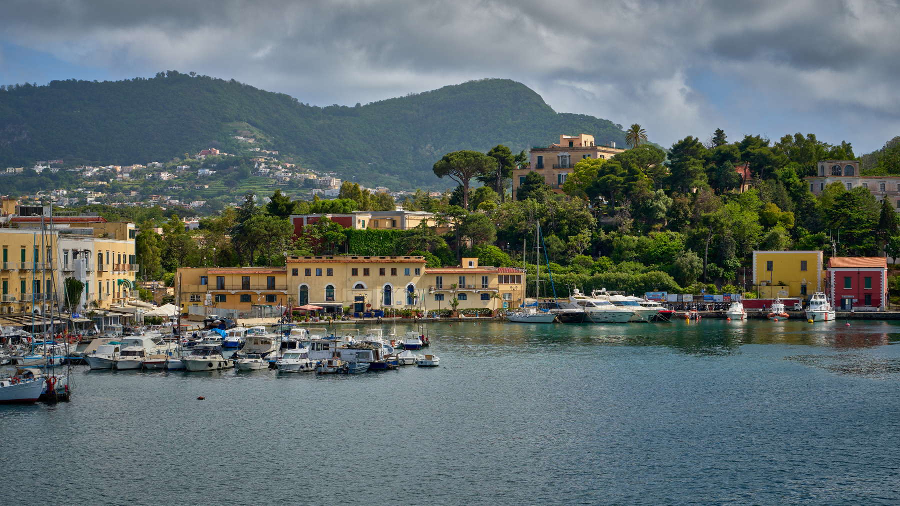 Porto d'Ischia... Италия остров Искья