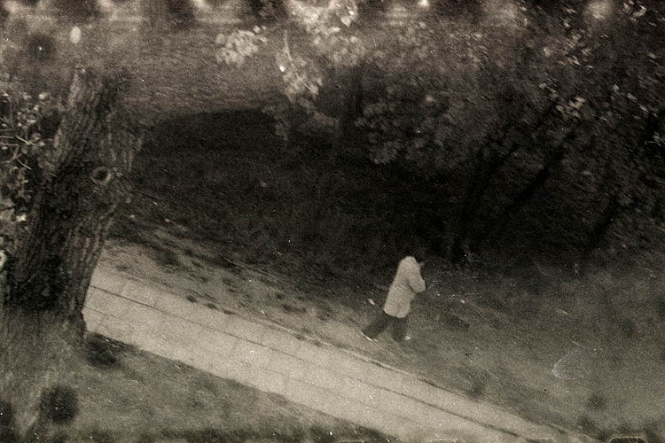 нАсТИГаЛ оН Ее уЖе воЗле ЛесА [marijusu c наступающим днем] there is no place i can go there is no place i can hide