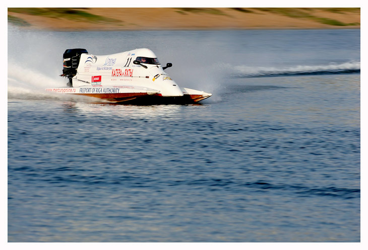 180 km/h F2000