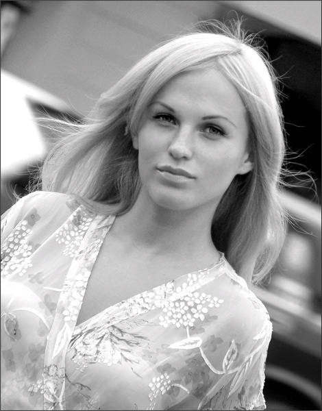 Елена Елена