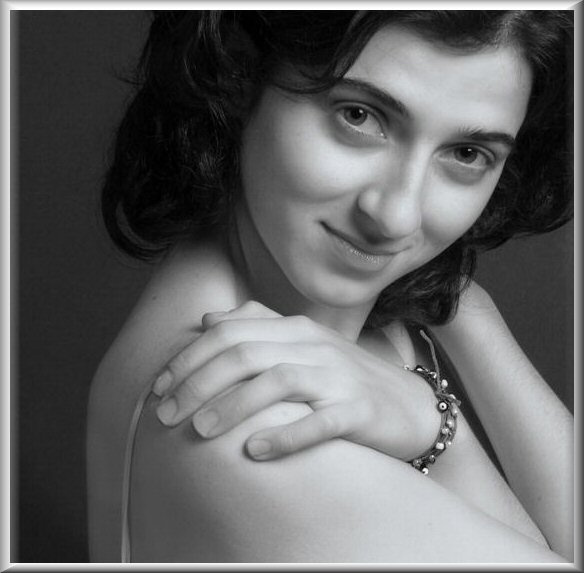 Елена # 2 Темноволосая девушка по имени Лена