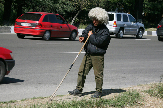 В суету городов и в потоки машин... 