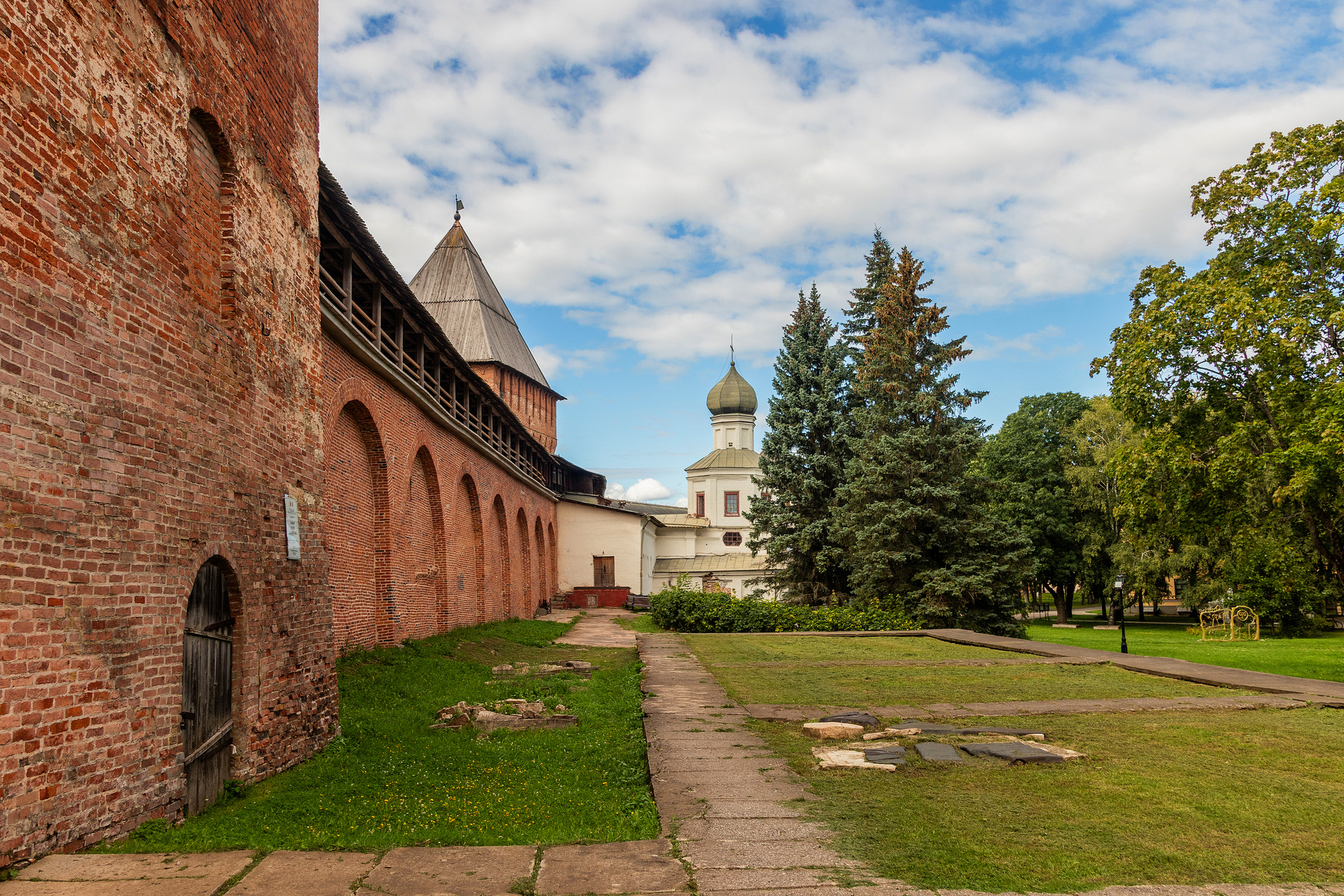 Стены Новгородского Кремля 