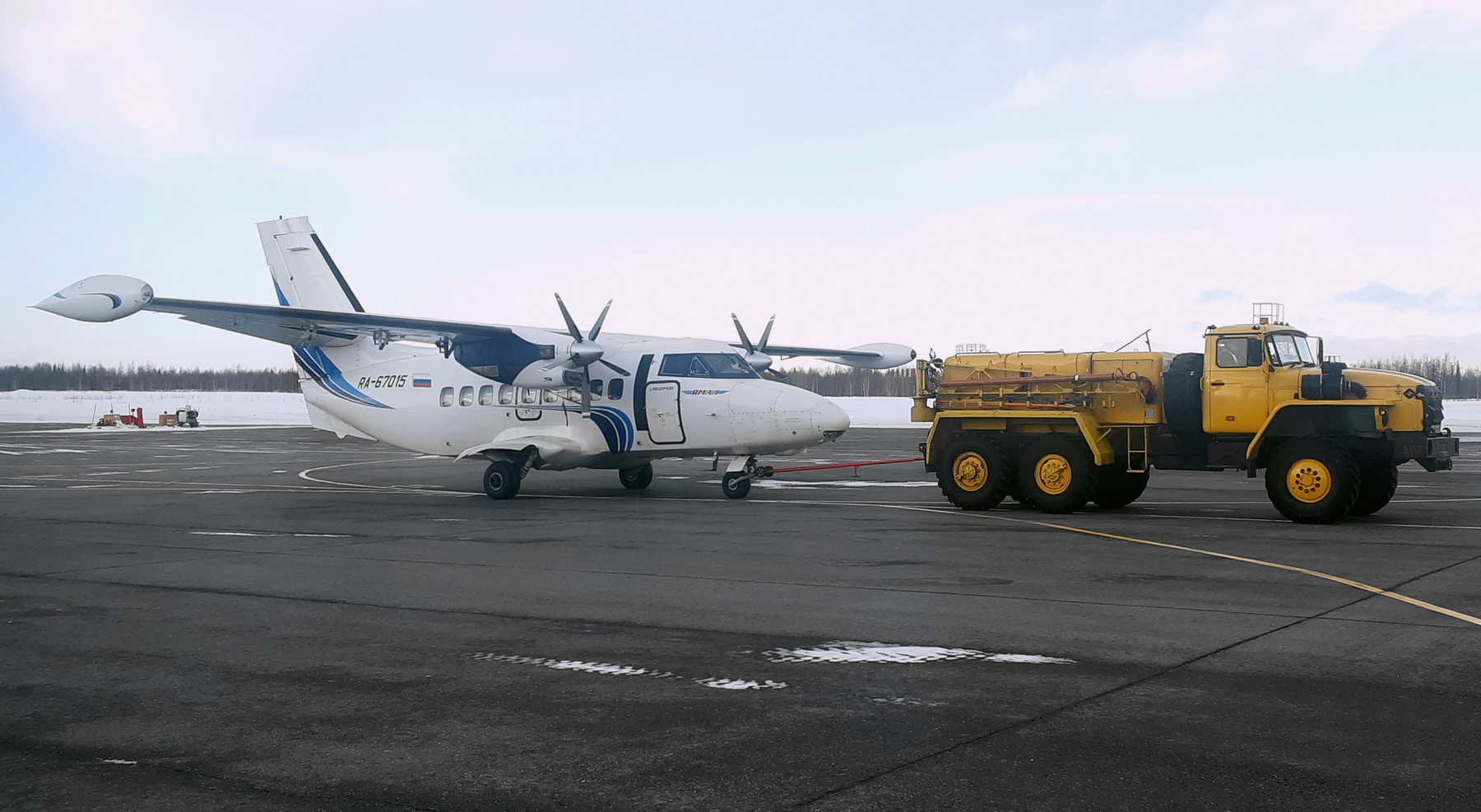 Буксировка L-410 UVP E-20, RA-67015 