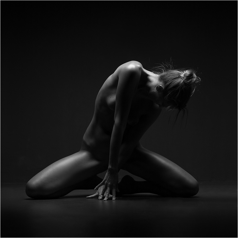 prototypus nude sculpture woman female