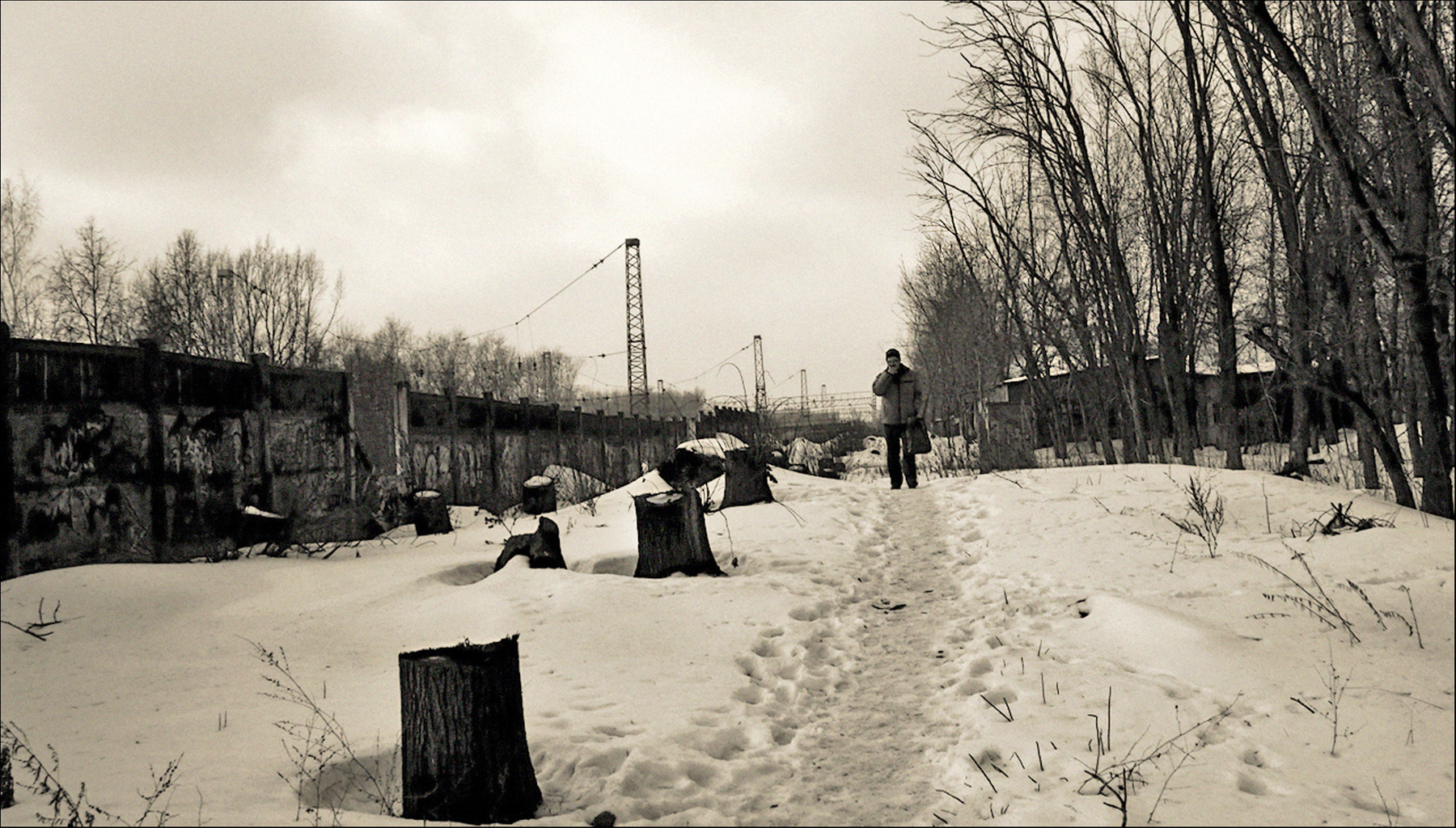 огородами к метро 
