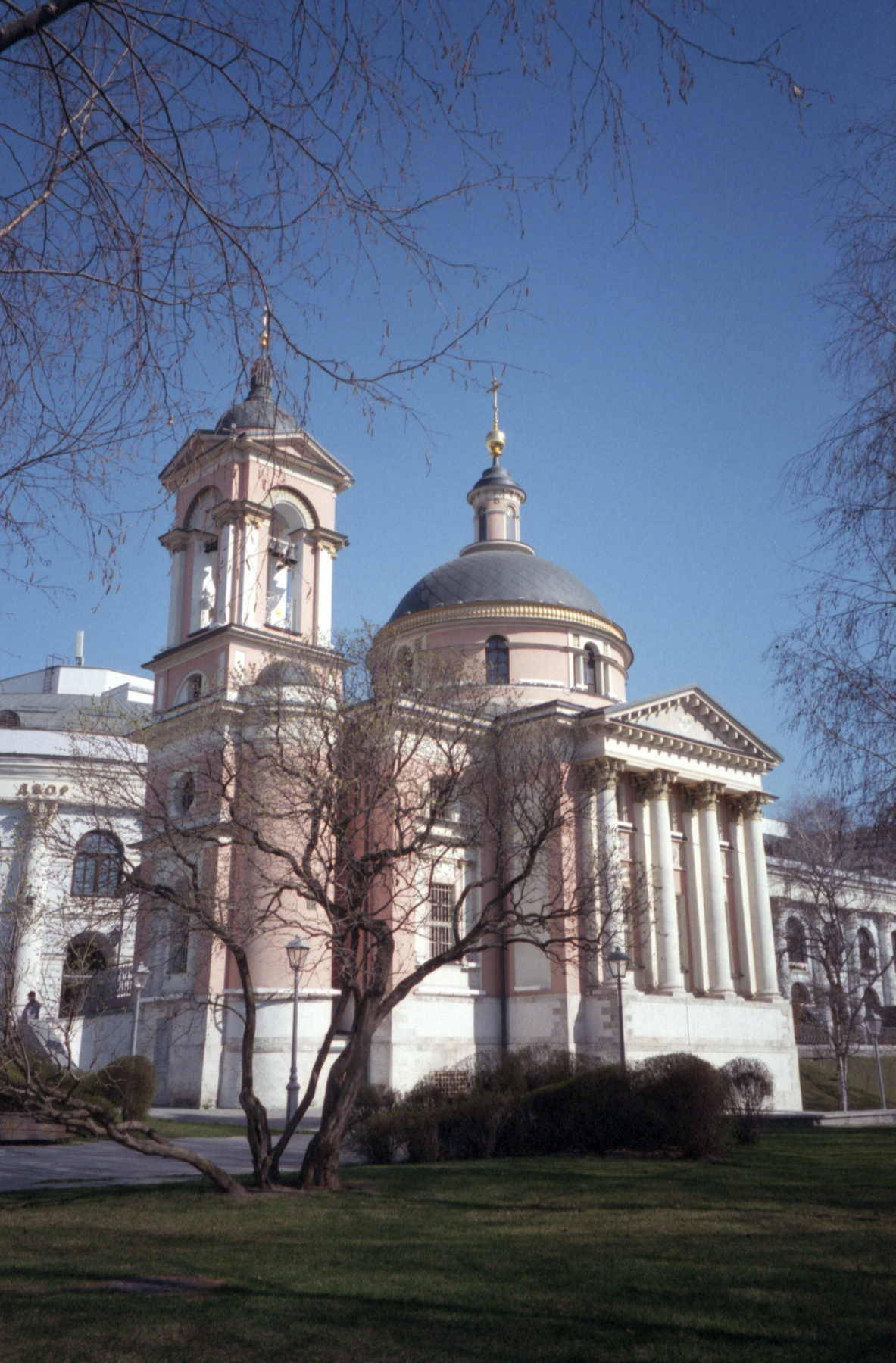 Церковь Варвары Великомученицы на Варварке.(Вид с парка «Зарядье».) 