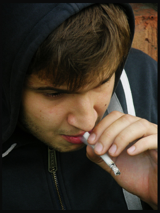 man smoking bff, smoke, помойка