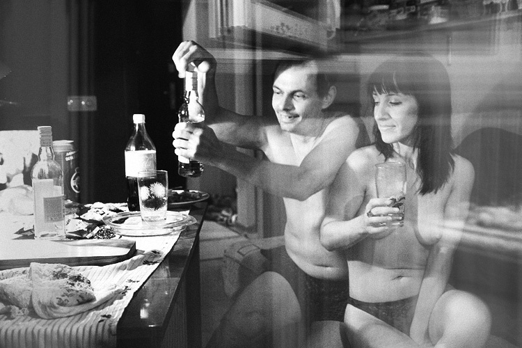 ......... Елеева, Ню